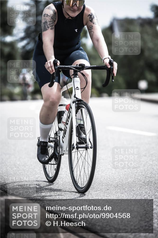 21.06.2026 - 29. Vierlanden-Triathlon H.Heesch http://msf.ph/oto/9904568 21.06.2026 11:36:28 Radfahren 246, 653, 841 meine-sportfotos.de