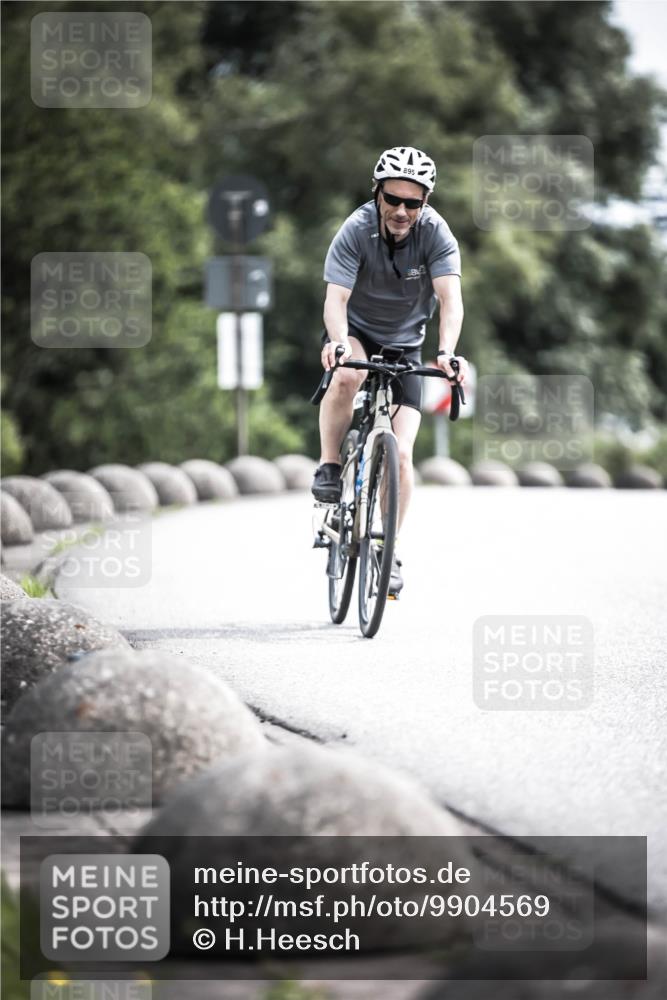 21.06.2026 - 29. Vierlanden-Triathlon H.Heesch http://msf.ph/oto/9904569 21.06.2026 11:37:48 Radfahren 105, 279, 706, 787, 895 meine-sportfotos.de