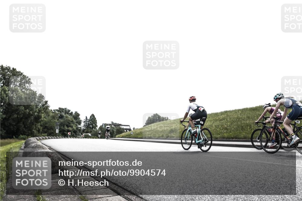 21.06.2026 - 29. Vierlanden-Triathlon H.Heesch http://msf.ph/oto/9904574 21.06.2026 10:54:39 Radfahren 94, 509, 552 meine-sportfotos.de