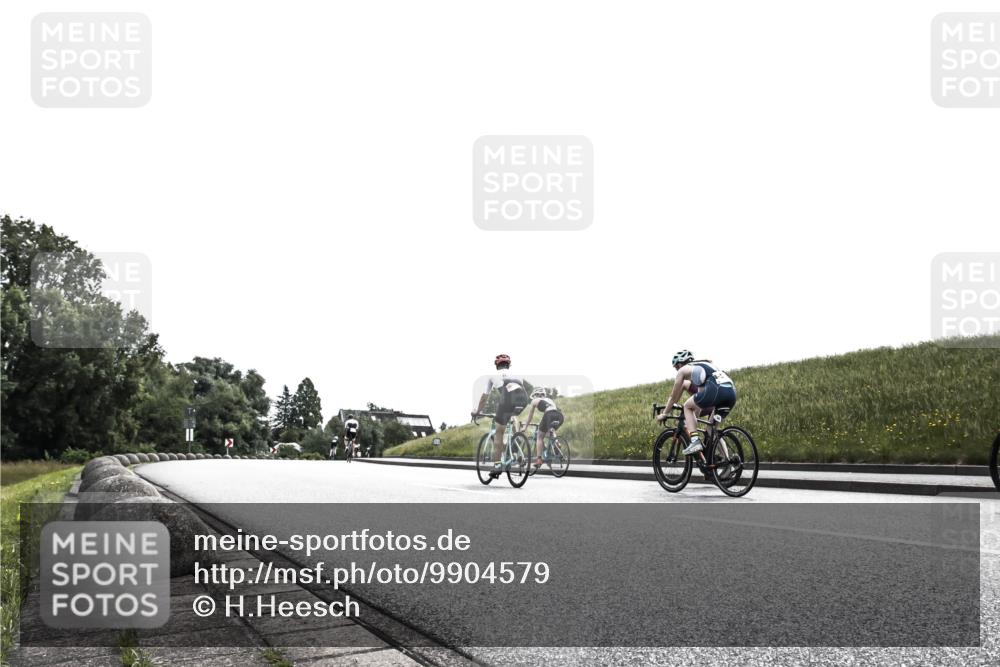 21.06.2026 - 29. Vierlanden-Triathlon H.Heesch http://msf.ph/oto/9904579 21.06.2026 10:54:40 Radfahren 94, 509, 552 meine-sportfotos.de