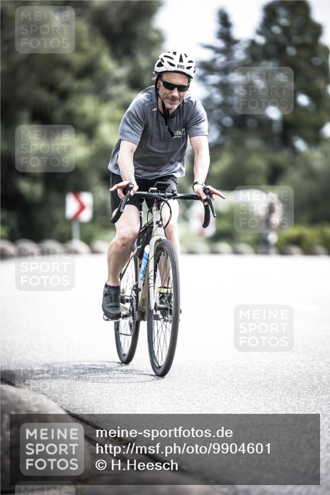 21.06.2026 - 29. Vierlanden-Triathlon H.Heesch http://msf.ph/oto/9904601 21.06.2026 11:37:49 Radfahren 279, 706, 787, 895 meine-sportfotos.de