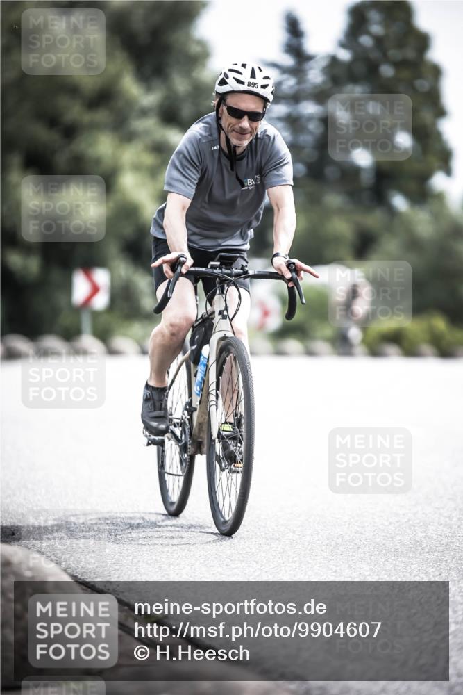 21.06.2026 - 29. Vierlanden-Triathlon H.Heesch http://msf.ph/oto/9904607 21.06.2026 11:37:49 Radfahren 279, 706, 787, 895 meine-sportfotos.de
