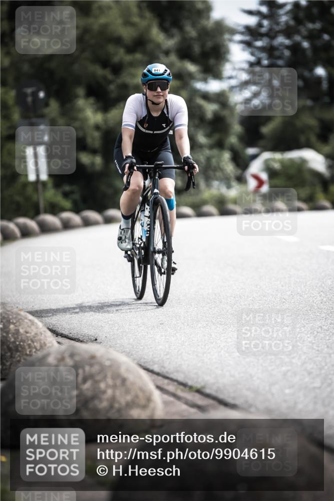 21.06.2026 - 29. Vierlanden-Triathlon H.Heesch http://msf.ph/oto/9904615 21.06.2026 11:36:34 Radfahren 226, 653, 841 meine-sportfotos.de