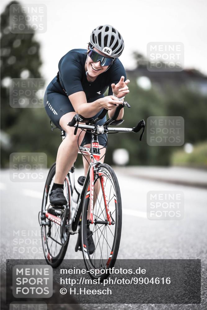 21.06.2026 - 29. Vierlanden-Triathlon H.Heesch http://msf.ph/oto/9904616 21.06.2026 10:20:40 Radfahren 52, 542 meine-sportfotos.de