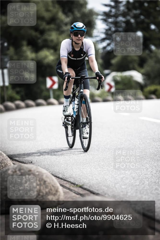 21.06.2026 - 29. Vierlanden-Triathlon H.Heesch http://msf.ph/oto/9904625 21.06.2026 11:36:34 Radfahren 226, 653, 841 meine-sportfotos.de