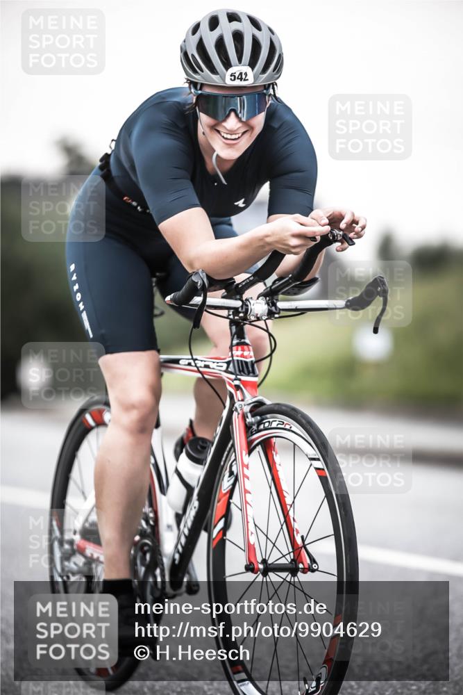 21.06.2026 - 29. Vierlanden-Triathlon H.Heesch http://msf.ph/oto/9904629 21.06.2026 10:20:41 Radfahren 52, 542 meine-sportfotos.de