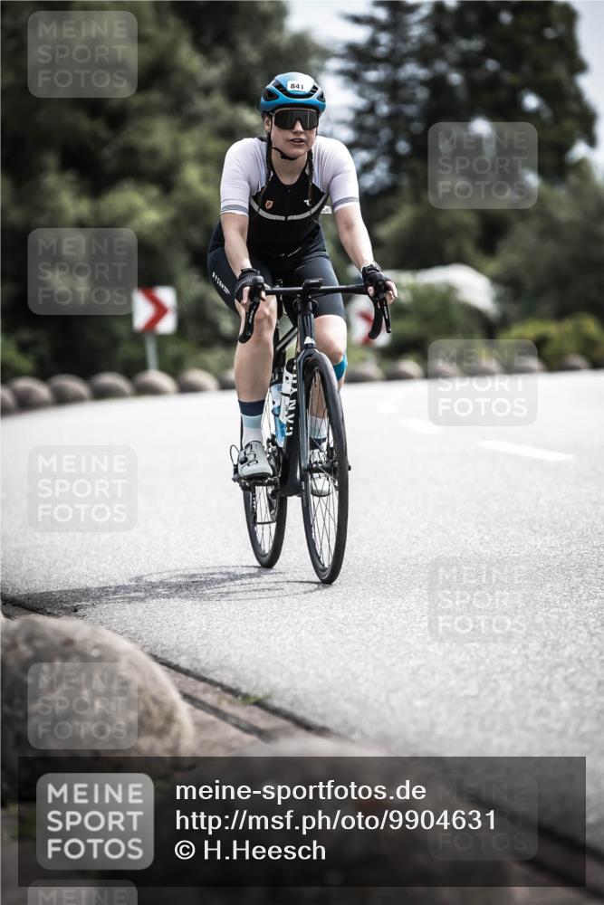 21.06.2026 - 29. Vierlanden-Triathlon H.Heesch http://msf.ph/oto/9904631 21.06.2026 11:36:34 Radfahren 226, 653, 841 meine-sportfotos.de