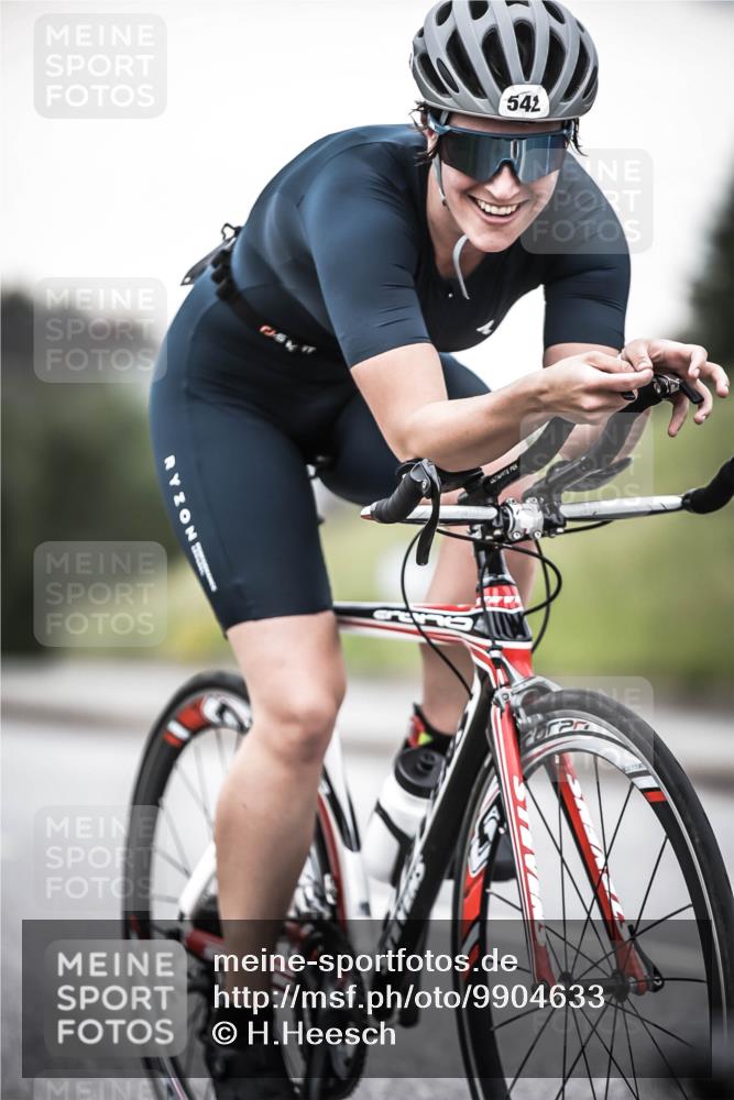 21.06.2026 - 29. Vierlanden-Triathlon H.Heesch http://msf.ph/oto/9904633 21.06.2026 10:20:41 Radfahren 52, 542 meine-sportfotos.de