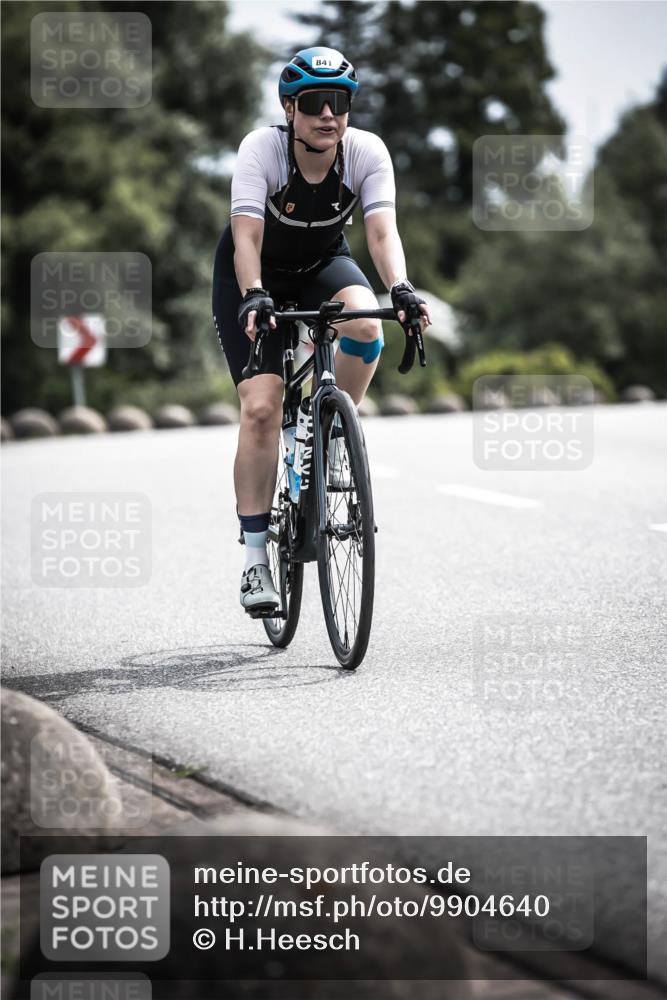 21.06.2026 - 29. Vierlanden-Triathlon H.Heesch http://msf.ph/oto/9904640 21.06.2026 11:36:34 Radfahren 226, 653, 841 meine-sportfotos.de