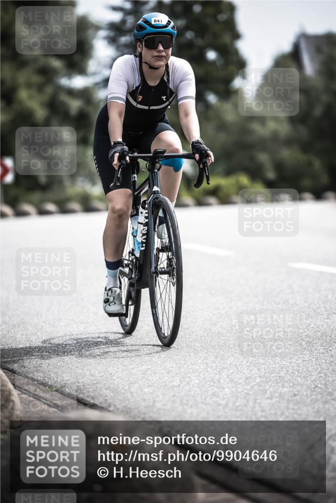 21.06.2026 - 29. Vierlanden-Triathlon H.Heesch http://msf.ph/oto/9904646 21.06.2026 11:36:34 Radfahren 226, 653, 841 meine-sportfotos.de