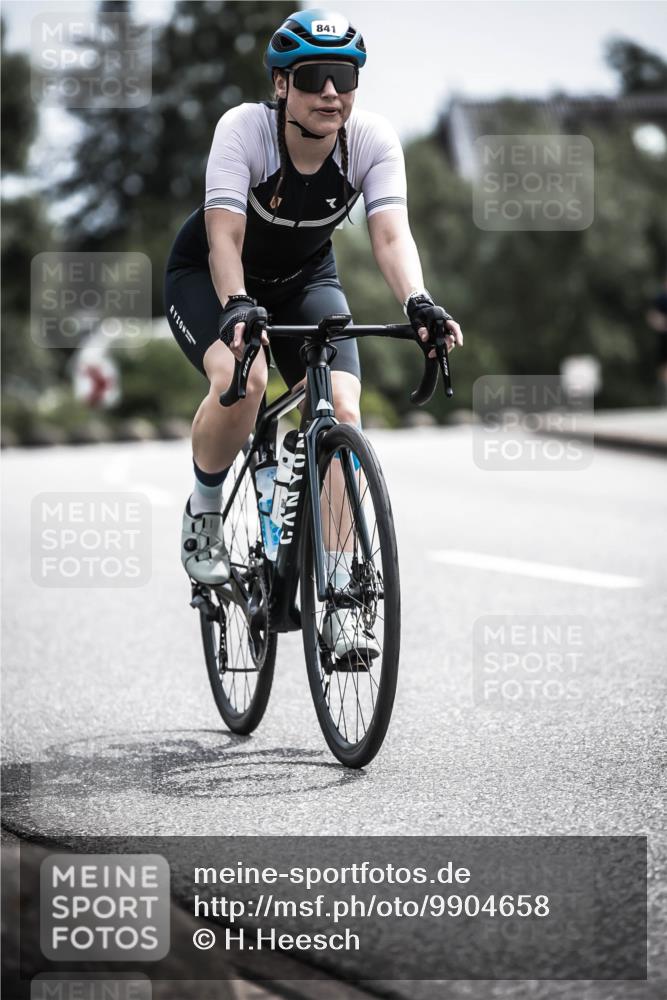 21.06.2026 - 29. Vierlanden-Triathlon H.Heesch http://msf.ph/oto/9904658 21.06.2026 11:36:34 Radfahren 226, 653, 841 meine-sportfotos.de