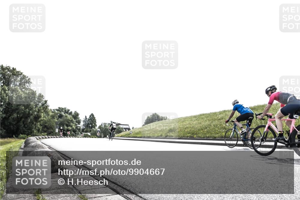 21.06.2026 - 29. Vierlanden-Triathlon H.Heesch http://msf.ph/oto/9904667 21.06.2026 10:57:02 Radfahren 58, 145, 328, 368, 374, 384, 391, 486, 488, 517, 535, 575, 585, 616 meine-sportfotos.de