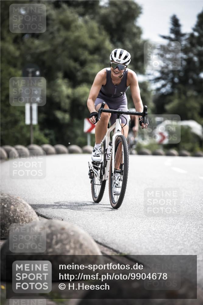 21.06.2026 - 29. Vierlanden-Triathlon H.Heesch http://msf.ph/oto/9904678 21.06.2026 11:36:54 Radfahren 58, 832, 865 meine-sportfotos.de