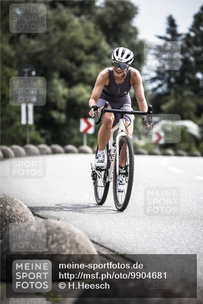21.06.2026 - 29. Vierlanden-Triathlon H.Heesch http://msf.ph/oto/9904681 21.06.2026 11:36:54 Radfahren 58, 832, 865 meine-sportfotos.de
