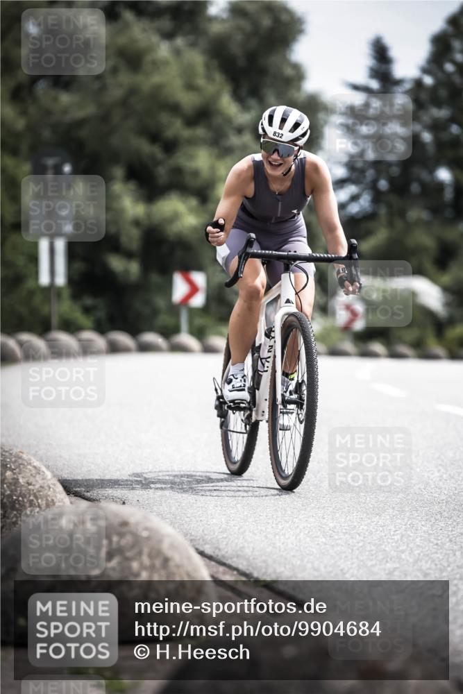 21.06.2026 - 29. Vierlanden-Triathlon H.Heesch http://msf.ph/oto/9904684 21.06.2026 11:36:54 Radfahren 58, 832, 865 meine-sportfotos.de