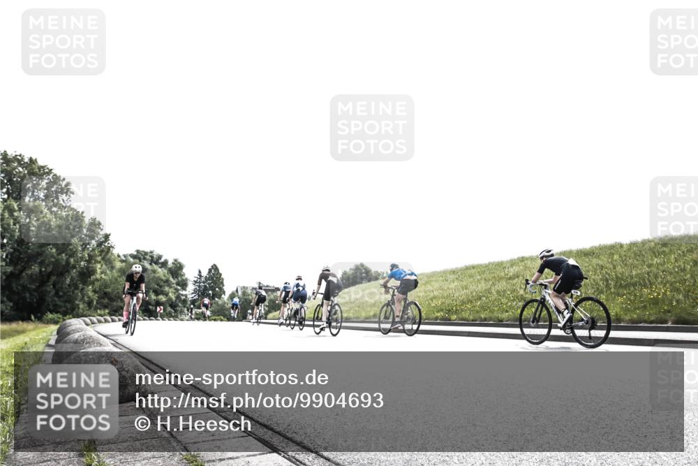 21.06.2026 - 29. Vierlanden-Triathlon H.Heesch http://msf.ph/oto/9904693 21.06.2026 10:57:05 Radfahren 145, 255, 374, 514, 517, 585 meine-sportfotos.de