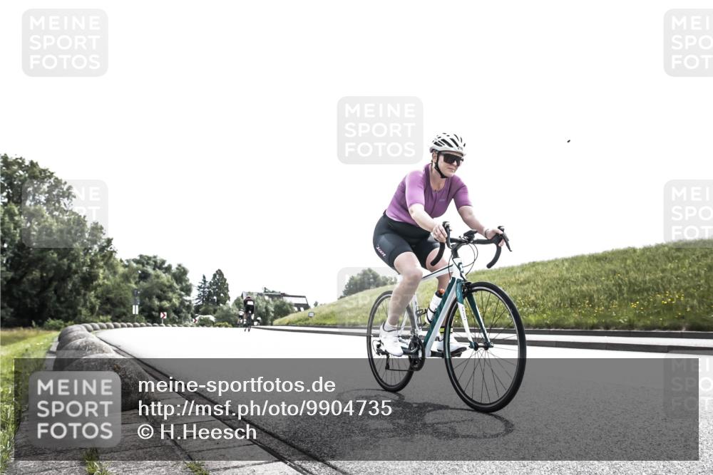 21.06.2026 - 29. Vierlanden-Triathlon H.Heesch http://msf.ph/oto/9904735 21.06.2026 10:57:39 Radfahren 15, 276 meine-sportfotos.de