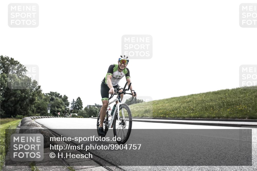 21.06.2026 - 29. Vierlanden-Triathlon H.Heesch http://msf.ph/oto/9904757 21.06.2026 10:58:23 Radfahren 136, 163, 241, 543, 563, 606, 1355 meine-sportfotos.de