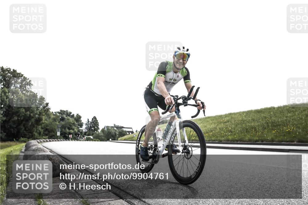 21.06.2026 - 29. Vierlanden-Triathlon H.Heesch http://msf.ph/oto/9904761 21.06.2026 10:58:24 Radfahren 136, 163, 241, 543, 563, 606, 1355 meine-sportfotos.de