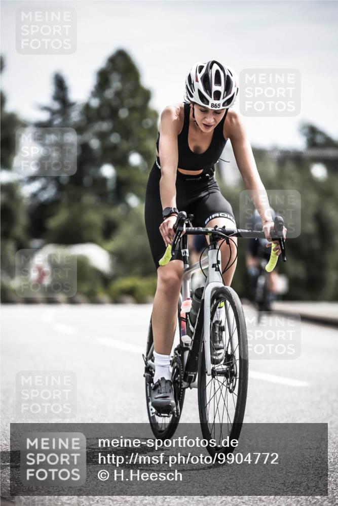 21.06.2026 - 29. Vierlanden-Triathlon H.Heesch http://msf.ph/oto/9904772 21.06.2026 11:37:00 Radfahren 100, 847, 865 meine-sportfotos.de