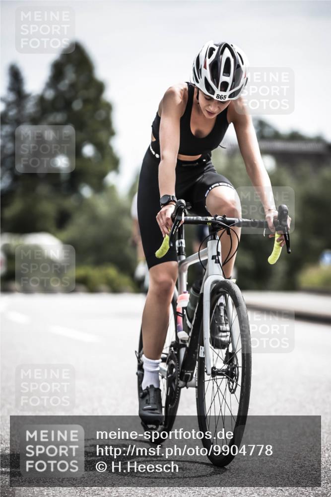 21.06.2026 - 29. Vierlanden-Triathlon H.Heesch http://msf.ph/oto/9904778 21.06.2026 11:37:00 Radfahren 100, 847, 865 meine-sportfotos.de