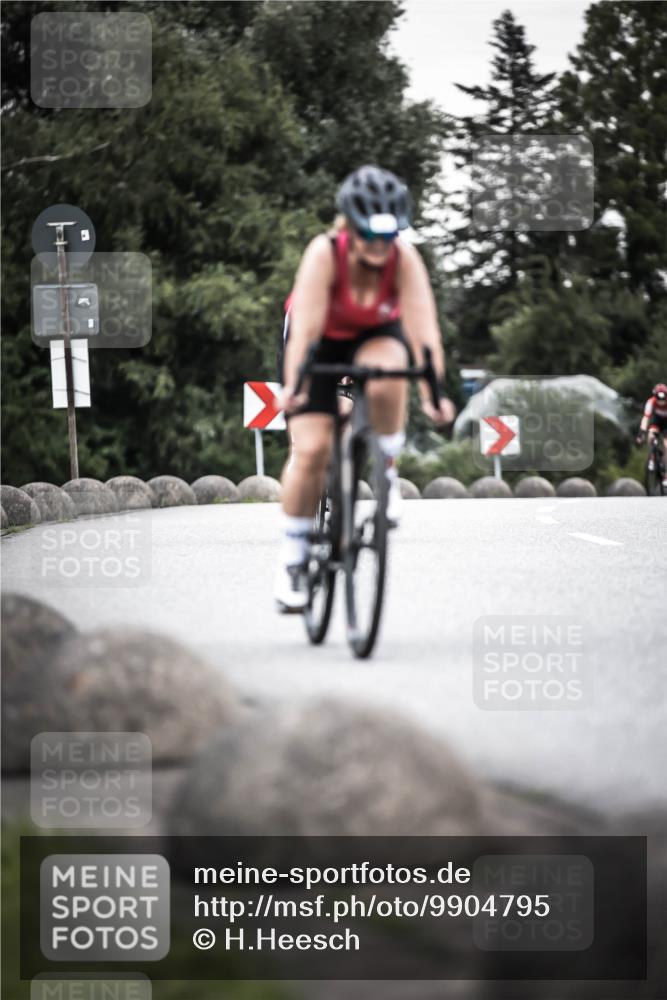 21.06.2026 - 29. Vierlanden-Triathlon H.Heesch http://msf.ph/oto/9904795 21.06.2026 10:21:19 Radfahren 229, 411, 609, 620 meine-sportfotos.de