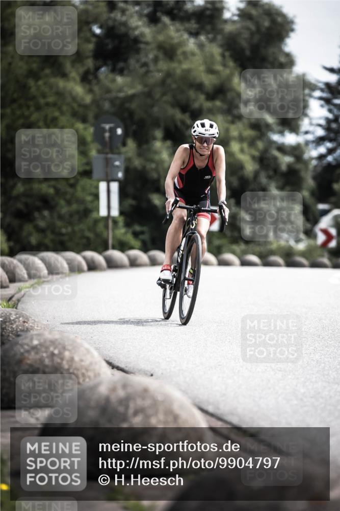 21.06.2026 - 29. Vierlanden-Triathlon H.Heesch http://msf.ph/oto/9904797 21.06.2026 11:37:02 Radfahren 100, 847, 865 meine-sportfotos.de