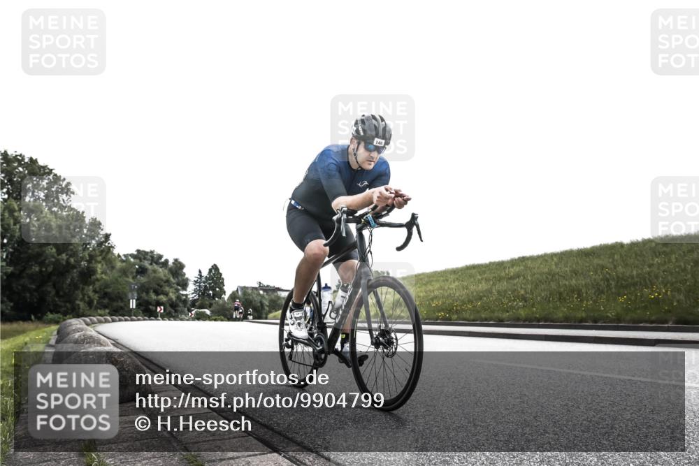 21.06.2026 - 29. Vierlanden-Triathlon H.Heesch http://msf.ph/oto/9904799 21.06.2026 10:59:02 Radfahren 146 meine-sportfotos.de