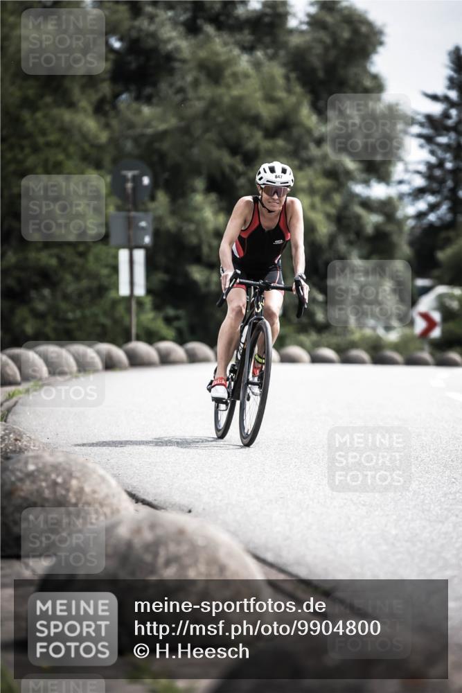 21.06.2026 - 29. Vierlanden-Triathlon H.Heesch http://msf.ph/oto/9904800 21.06.2026 11:37:02 Radfahren 100, 847, 865 meine-sportfotos.de