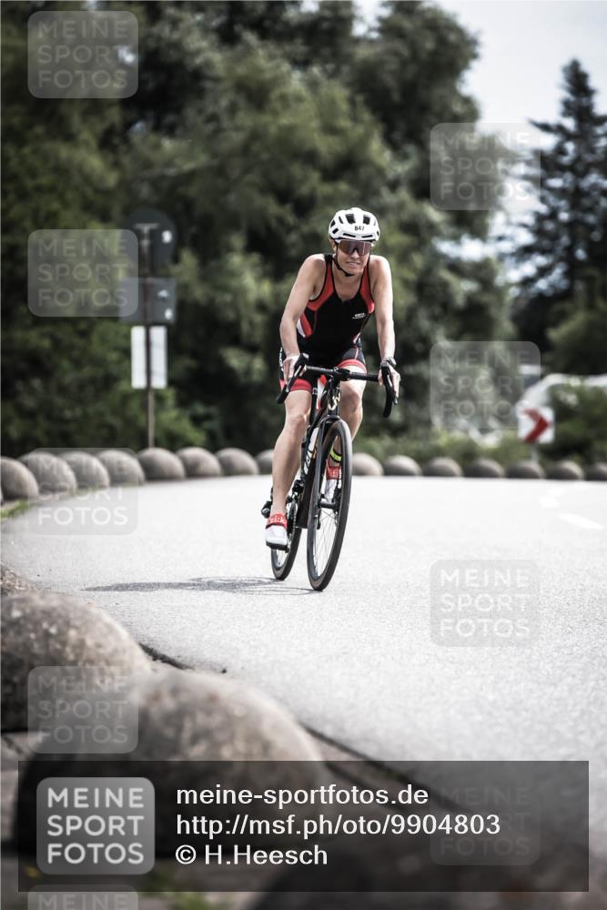 21.06.2026 - 29. Vierlanden-Triathlon H.Heesch http://msf.ph/oto/9904803 21.06.2026 11:37:02 Radfahren 100, 847, 865 meine-sportfotos.de