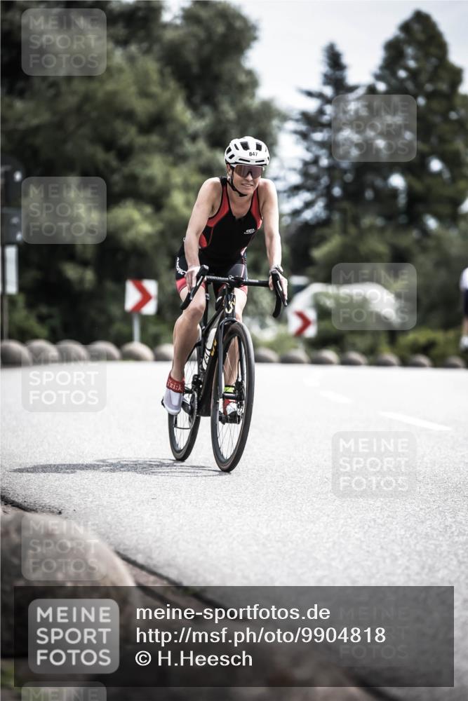 21.06.2026 - 29. Vierlanden-Triathlon H.Heesch http://msf.ph/oto/9904818 21.06.2026 11:37:02 Radfahren 100, 847, 865 meine-sportfotos.de