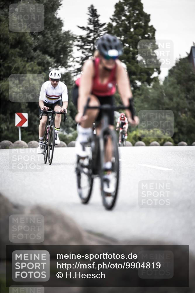 21.06.2026 - 29. Vierlanden-Triathlon H.Heesch http://msf.ph/oto/9904819 21.06.2026 10:21:20 Radfahren 411, 609, 620 meine-sportfotos.de