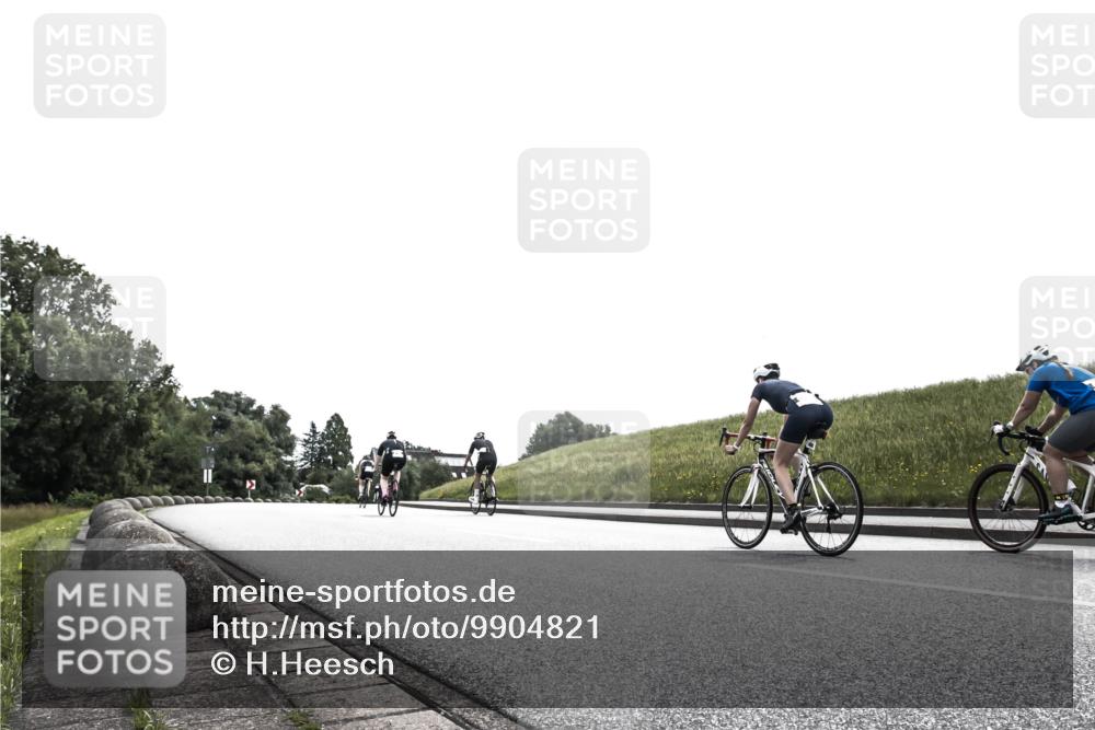 21.06.2026 - 29. Vierlanden-Triathlon H.Heesch http://msf.ph/oto/9904821 21.06.2026 10:59:23 Radfahren 553 meine-sportfotos.de