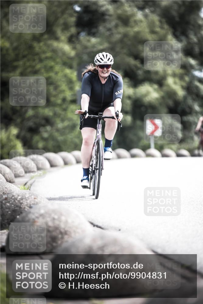 21.06.2026 - 29. Vierlanden-Triathlon H.Heesch http://msf.ph/oto/9904831 21.06.2026 11:38:15 Radfahren 230, 666, 871 meine-sportfotos.de