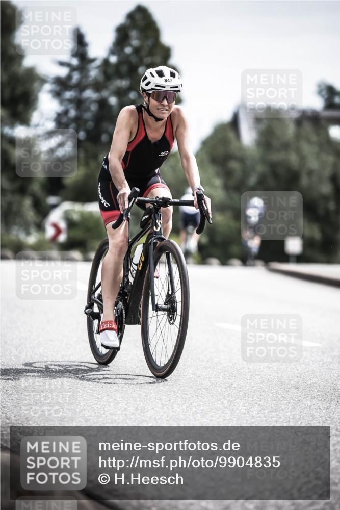 21.06.2026 - 29. Vierlanden-Triathlon H.Heesch http://msf.ph/oto/9904835 21.06.2026 11:37:03 Radfahren 48, 100, 847, 865 meine-sportfotos.de