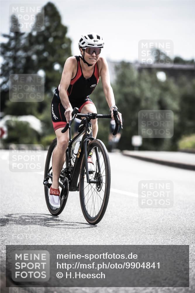 21.06.2026 - 29. Vierlanden-Triathlon H.Heesch http://msf.ph/oto/9904841 21.06.2026 11:37:03 Radfahren 48, 100, 847, 865 meine-sportfotos.de