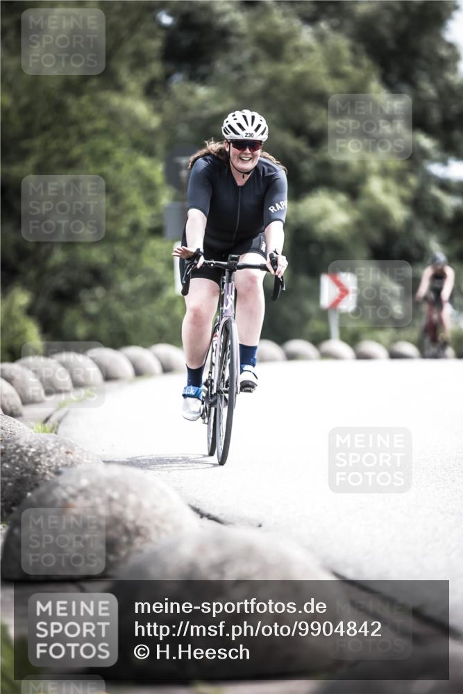 21.06.2026 - 29. Vierlanden-Triathlon H.Heesch http://msf.ph/oto/9904842 21.06.2026 11:38:15 Radfahren 230, 666, 871 meine-sportfotos.de