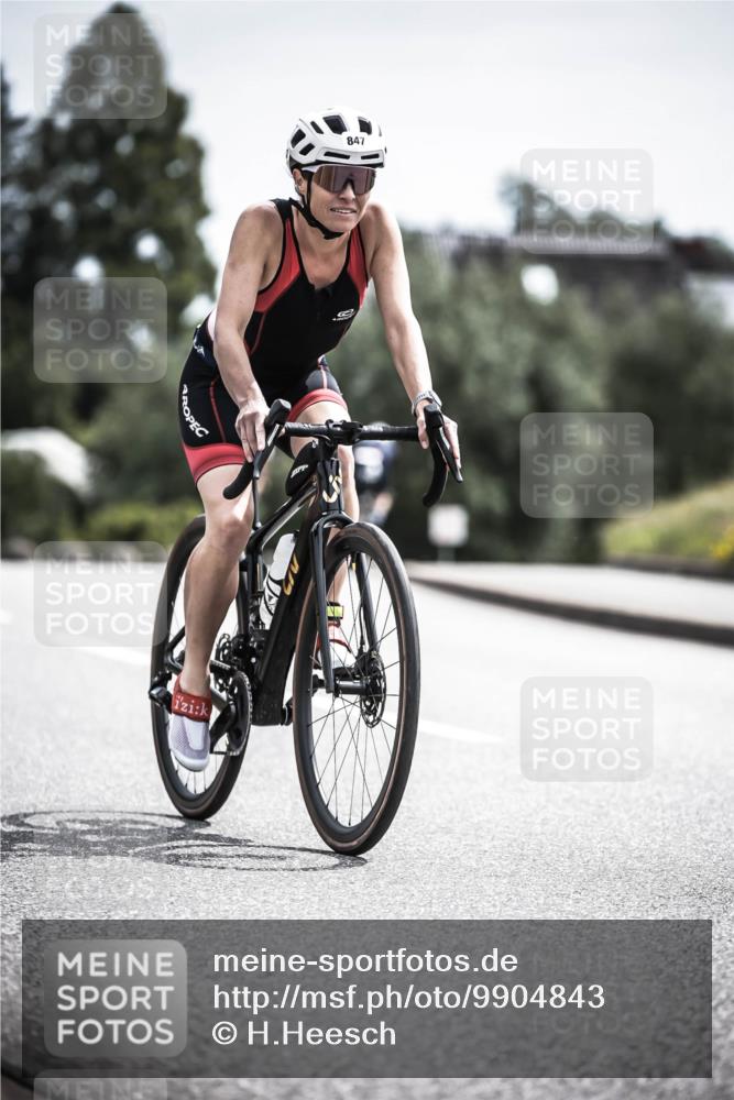 21.06.2026 - 29. Vierlanden-Triathlon H.Heesch http://msf.ph/oto/9904843 21.06.2026 11:37:03 Radfahren 48, 100, 847, 865 meine-sportfotos.de
