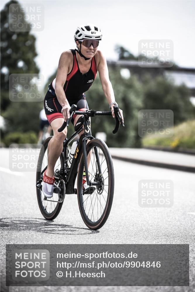 21.06.2026 - 29. Vierlanden-Triathlon H.Heesch http://msf.ph/oto/9904846 21.06.2026 11:37:03 Radfahren 48, 100, 847, 865 meine-sportfotos.de