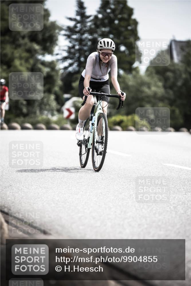21.06.2026 - 29. Vierlanden-Triathlon H.Heesch http://msf.ph/oto/9904855 21.06.2026 11:37:14 Radfahren 48, 724, 834, 856, 861 meine-sportfotos.de