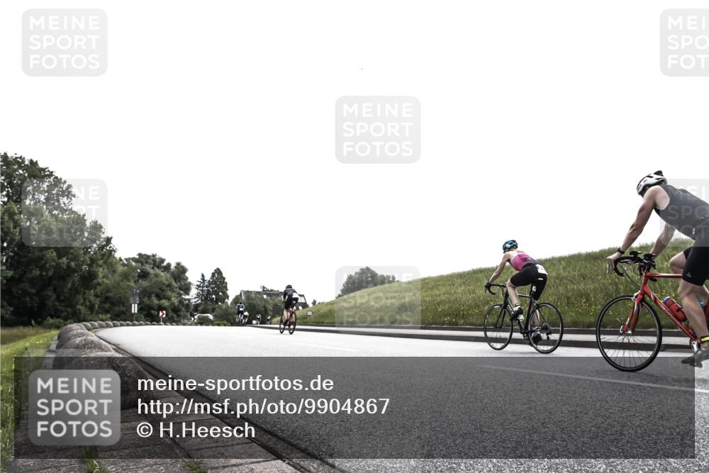 21.06.2026 - 29. Vierlanden-Triathlon H.Heesch http://msf.ph/oto/9904867 21.06.2026 11:00:06 Radfahren 304, 355, 492, 516, 522, 551, 568, 570, 572, 583 meine-sportfotos.de