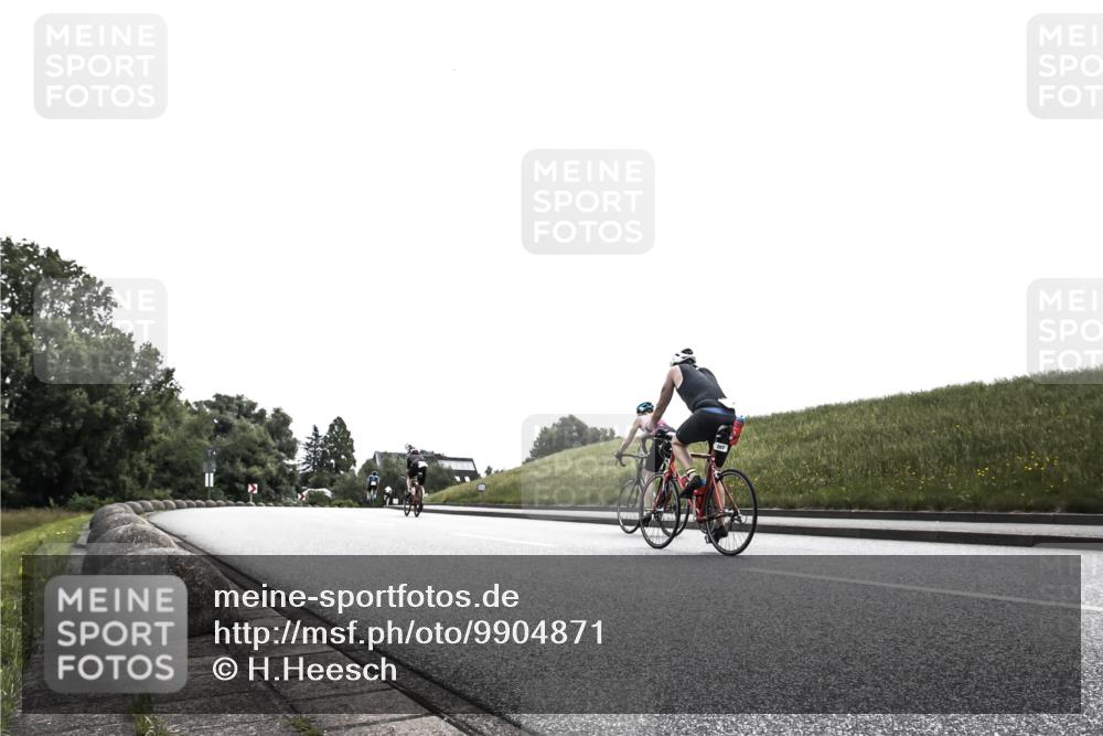 21.06.2026 - 29. Vierlanden-Triathlon H.Heesch http://msf.ph/oto/9904871 21.06.2026 11:00:07 Radfahren 304, 355, 492, 516, 522, 551, 568, 570, 572, 583 meine-sportfotos.de