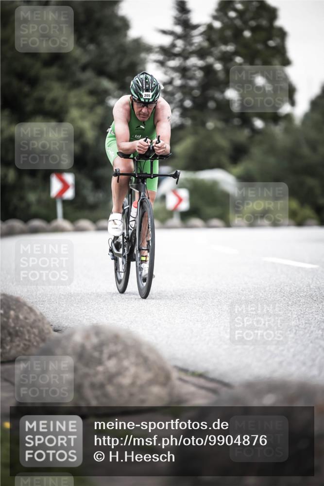 21.06.2026 - 29. Vierlanden-Triathlon H.Heesch http://msf.ph/oto/9904876 21.06.2026 10:21:38 Radfahren 14, 123, 205 meine-sportfotos.de