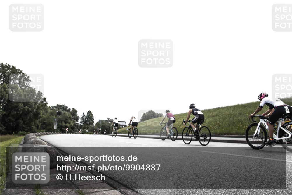 21.06.2026 - 29. Vierlanden-Triathlon H.Heesch http://msf.ph/oto/9904887 21.06.2026 11:00:12 Radfahren 296, 355, 516 meine-sportfotos.de