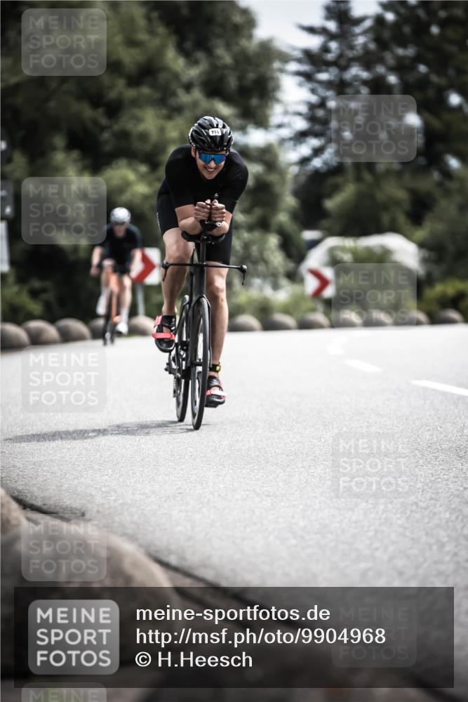 21.06.2026 - 29. Vierlanden-Triathlon H.Heesch http://msf.ph/oto/9904968 21.06.2026 11:37:40 Radfahren 105, 665, 719 meine-sportfotos.de