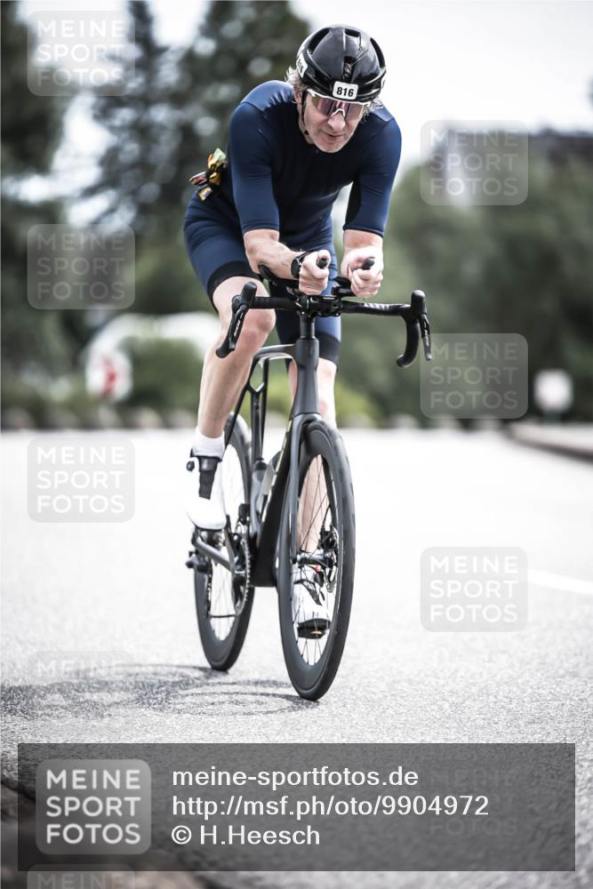 21.06.2026 - 29. Vierlanden-Triathlon H.Heesch http://msf.ph/oto/9904972 21.06.2026 11:39:05 Radfahren 816 meine-sportfotos.de