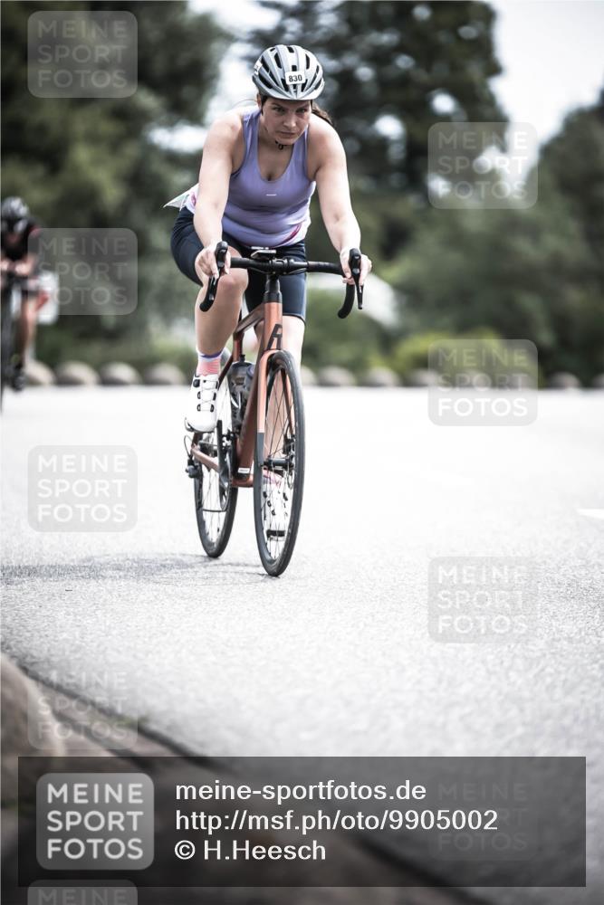 21.06.2026 - 29. Vierlanden-Triathlon H.Heesch http://msf.ph/oto/9905002 21.06.2026 11:39:54 Radfahren 647, 685, 721, 830 meine-sportfotos.de
