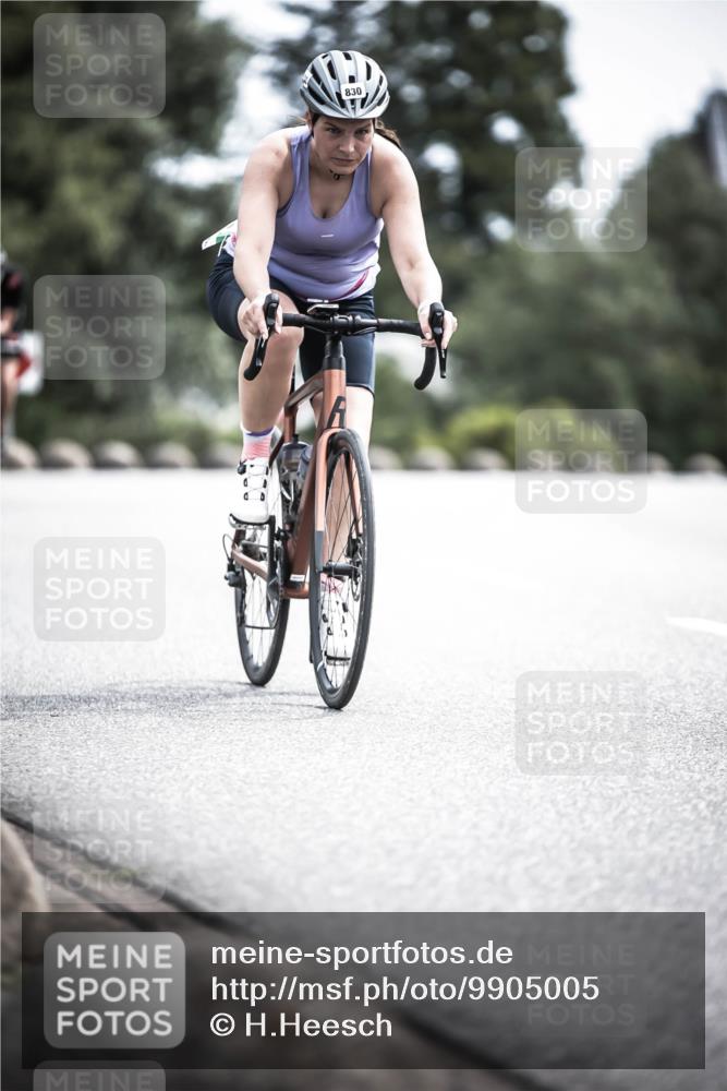 21.06.2026 - 29. Vierlanden-Triathlon H.Heesch http://msf.ph/oto/9905005 21.06.2026 11:39:54 Radfahren 647, 685, 721, 830 meine-sportfotos.de