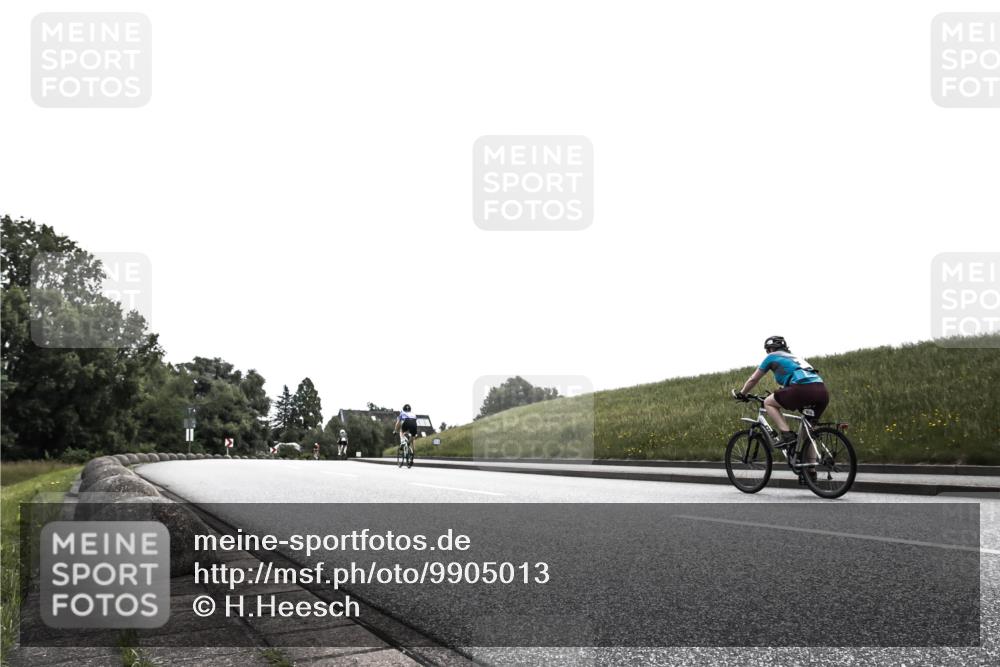 21.06.2026 - 29. Vierlanden-Triathlon H.Heesch http://msf.ph/oto/9905013 21.06.2026 11:01:22 Radfahren 415, 502, 519, 667 meine-sportfotos.de