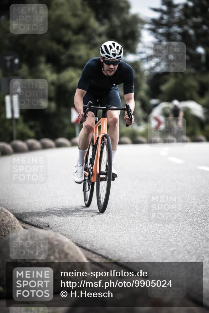 21.06.2026 - 29. Vierlanden-Triathlon H.Heesch http://msf.ph/oto/9905024 21.06.2026 11:37:43 Radfahren 105, 279, 665, 719, 895 meine-sportfotos.de